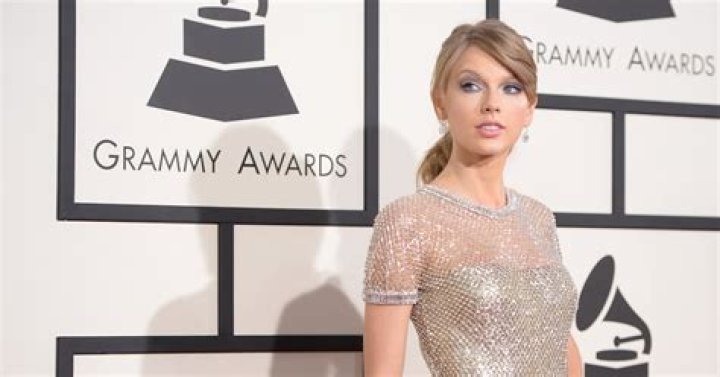11 Taylor Swift Lyrics That Are Definitely About Lonely Starbucks Lovers (Thanks For The Clue, "Blan