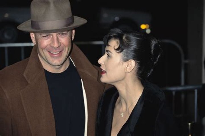 A Patient Kisses Shaun & Glassmans Memory Worsens Hollywood Life ·