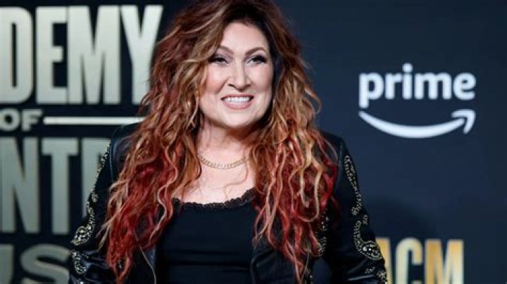 All About Jo Dee Messina | Age, Net Worth, Relationship, Career
