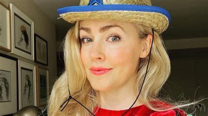 Amanda Schull Bio (Wiki) ·