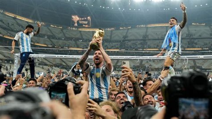 Angel Correa comments on the World Cup with Argentina, Rodrigo De Paul