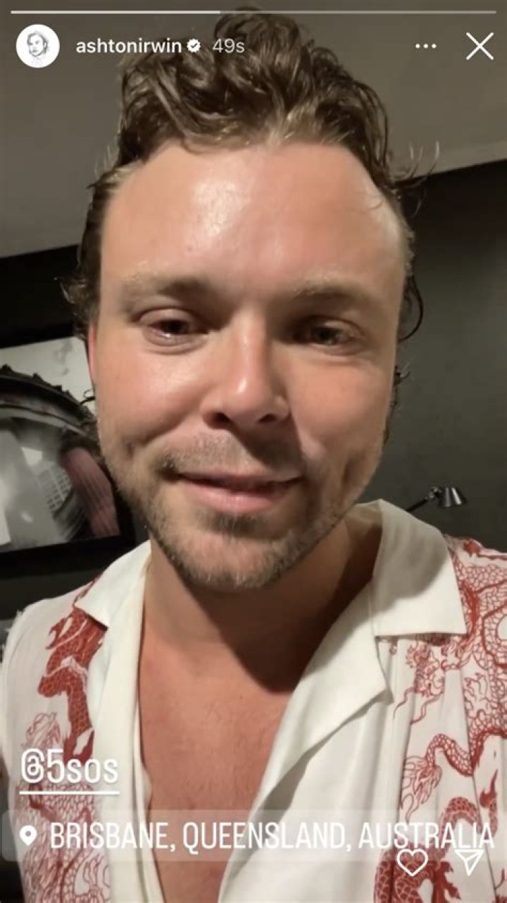 Ashton Irwin Biography ·