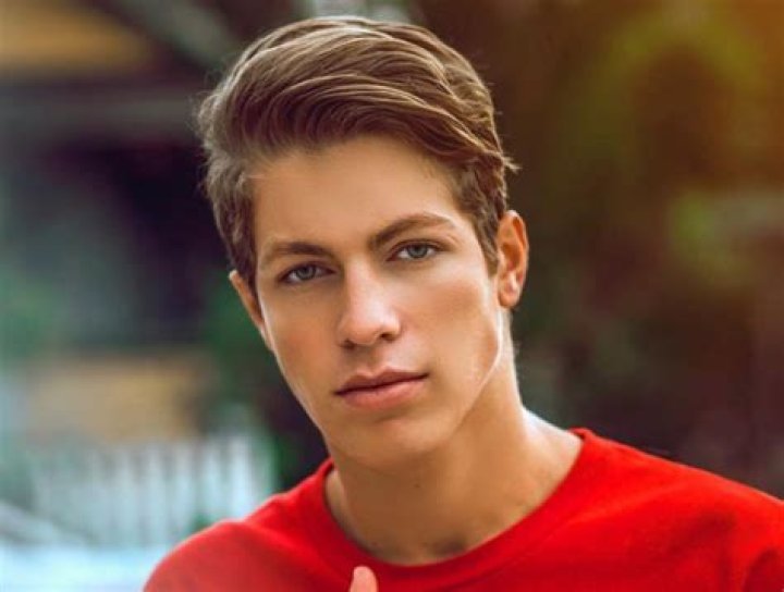 Ben Azelart Bio, Age, Height, Brother, Girlfriend, Net Worth, Facts