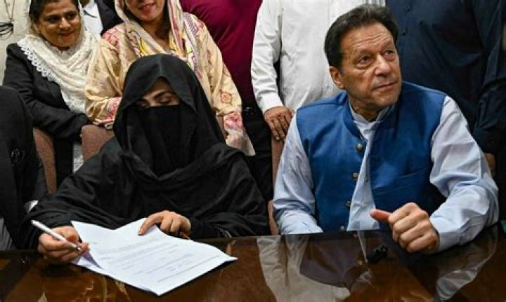 Bushra Bibi: Meet Imran Khan wife