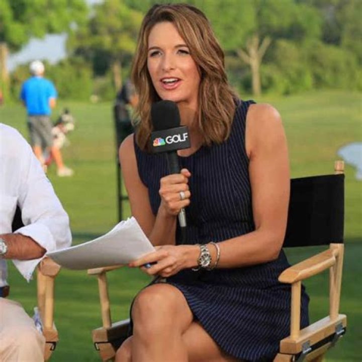 Cara Banks Is Pregnant With Husband Oliver Banks Details About The Golf Reporter Recent Baby Bum