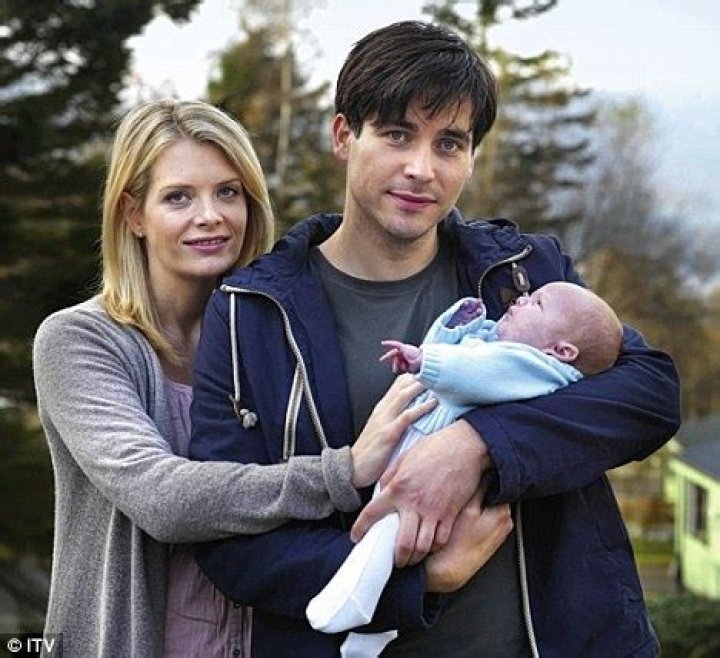 DCI Banks actress Andrea Lowe Bio, Partner Terry Betts, Baby, Parents, Height