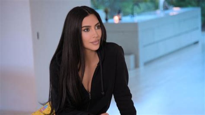 Does Kim Kardashian have a Range Rover? Celebrity.fm #1 Official Stars, Business & People Ne ·