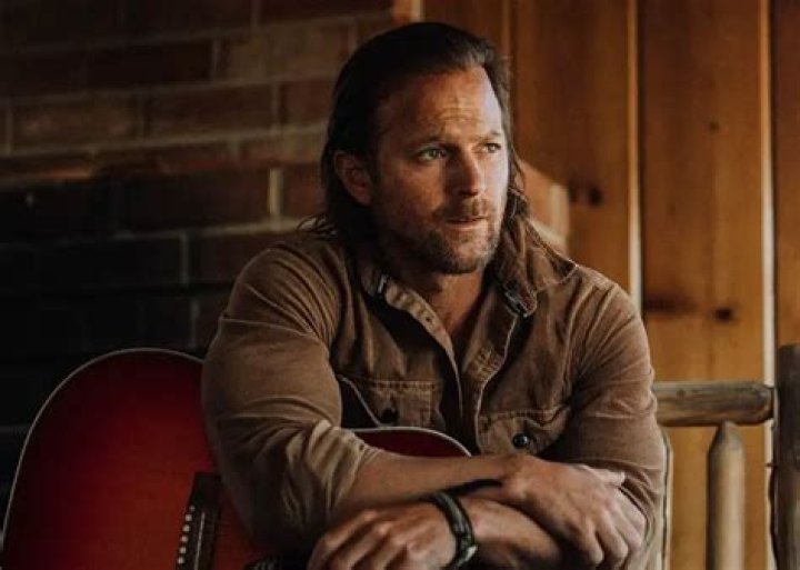 Does Kip Moore Have a Wife? His Current Relationship Status ·