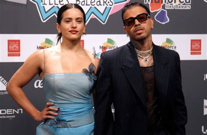 Does Rauw Alejandro have children? ·