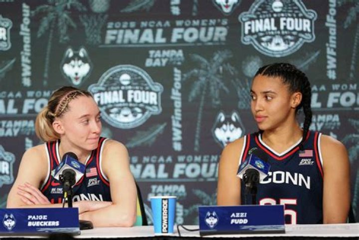 Eagles Anthony Harris Is Dating Girlfriend Paige Bieker As She Talks About Him To Carton & Roberts o