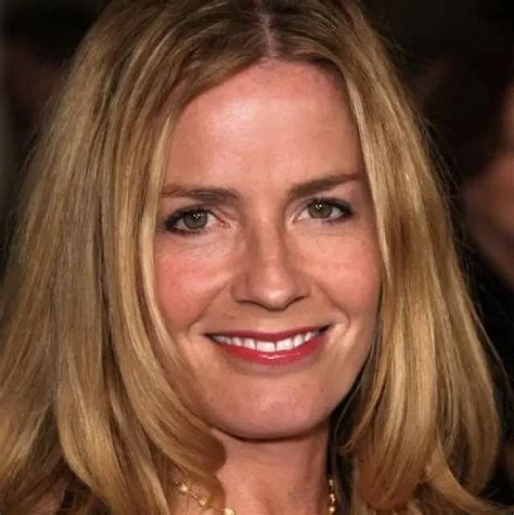 Elisabeth Shue Biography ·