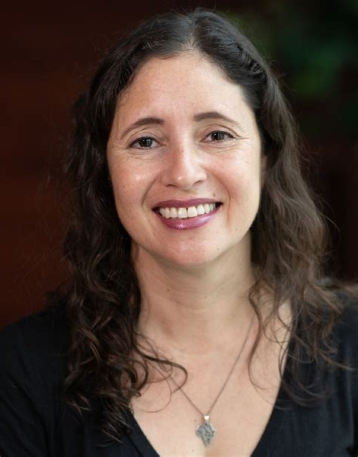 Erika Flores ·