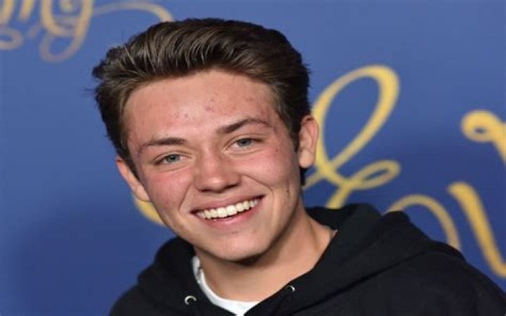 Getting To Know About Ethan Cutkosky ·
