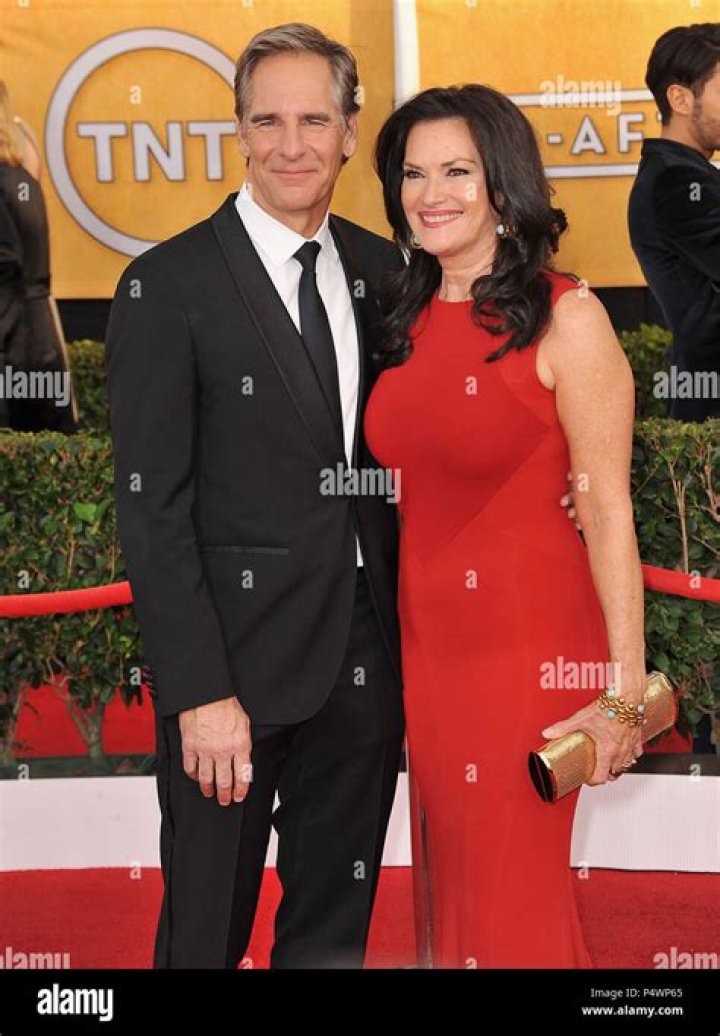 Gold Globe Winning Actor Scott Bakula's Married Life! Know About His Wife, Children, Net Worth, TV S ·