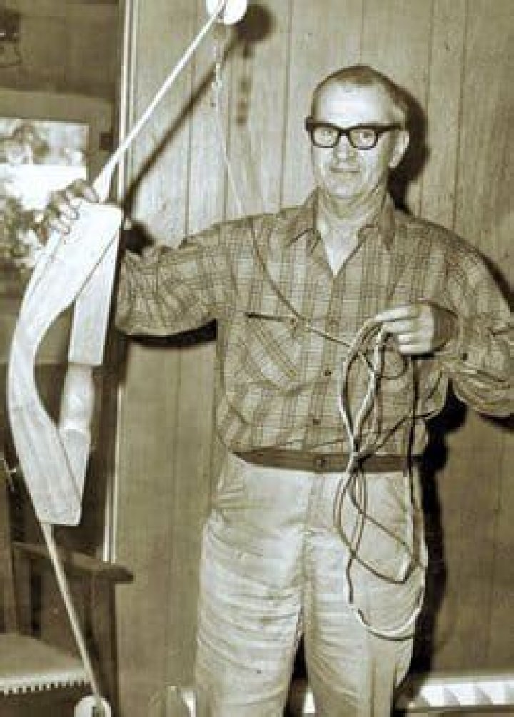 Holless Wilbur Allen Biography, Age, Height, Wife, Net Worth and Family ·