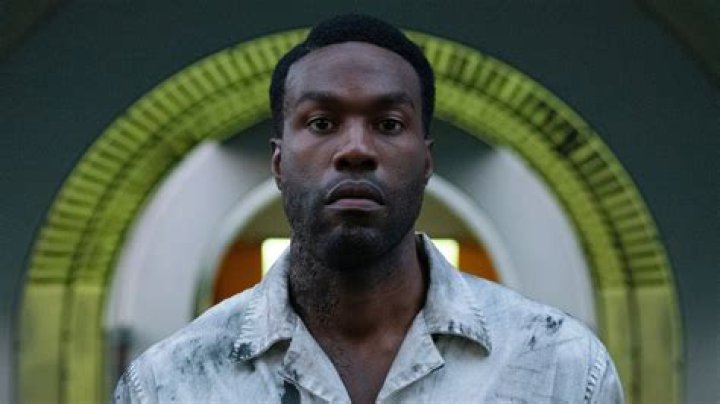 Horror Film Villain Candyman Is Back Just Dont Say His Name Five Times