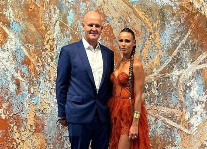 How Old Is Jerritt Elliott Wife?