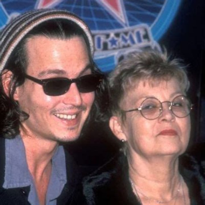 How Rich Is Johnny Depp Sister Debbie Depp? Husband, Facts & Photos |