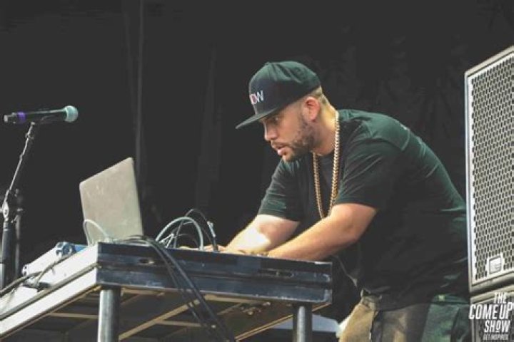Is DJ Drama Married to Wife? Or Dating Girlfriend? Kids.