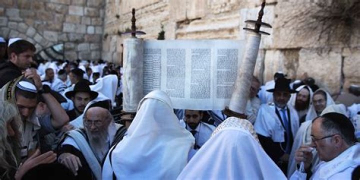 Is He Christian Or Jewish? Family Origin ·