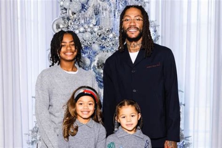 Is Jalen Rose Related To Derrick Rose? Family And Net Worth ·