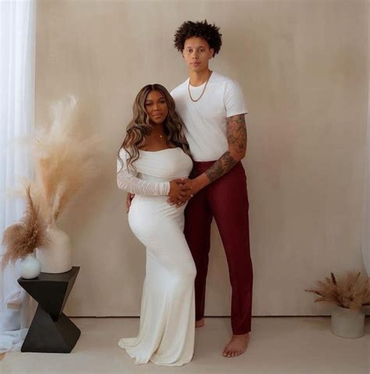 Is Jorja Smith Expecting A Child? Pregnancy Rumors And Baby Bump ·