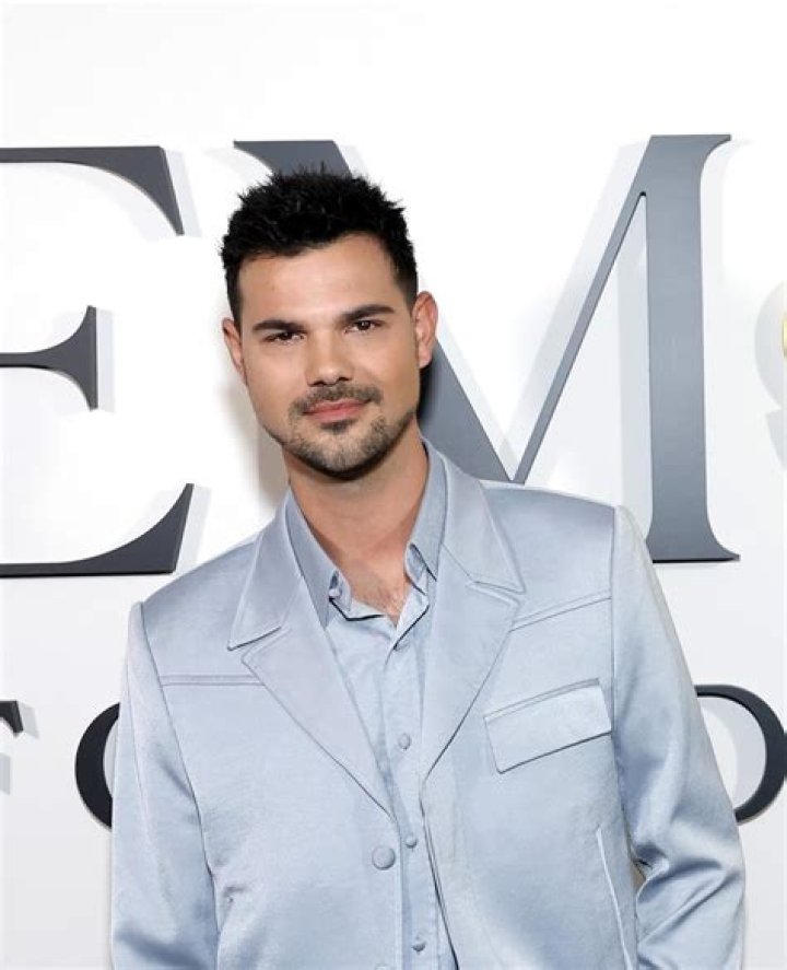 Is Taylor Lautner even native? Celebrity.fm #1 Official Stars, Business & People Network, Wi