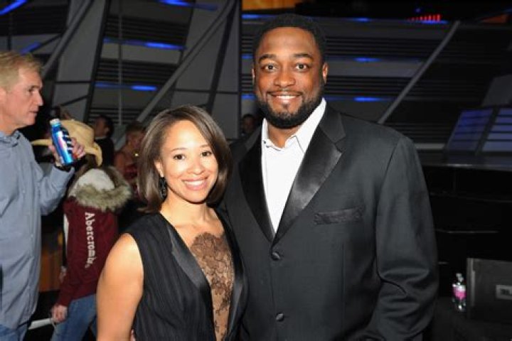 Is WJZ Vic Carter married? Celebrity.fm #1 Official Stars, Business & People Network, Wiki,