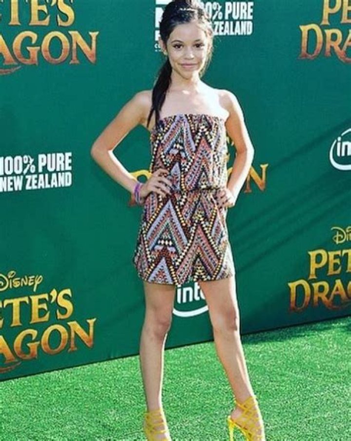 Jenna Ortega Height, Age & Measurements – How Tall is Jenna Ortega?
