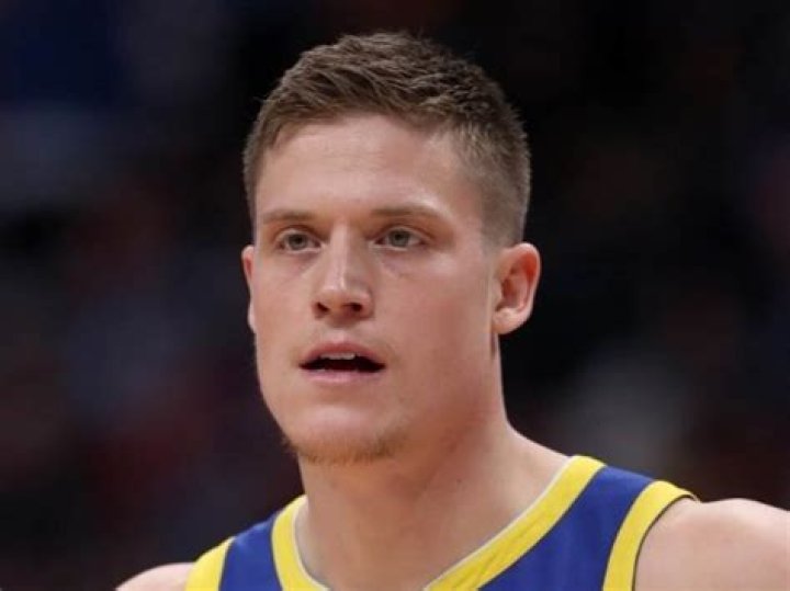 Jonas Jerebko ·