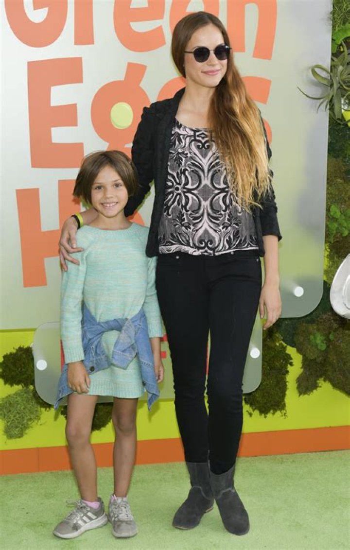 Kai Knapp – Celebrity Actor, Alexis Knapp’s Daughter