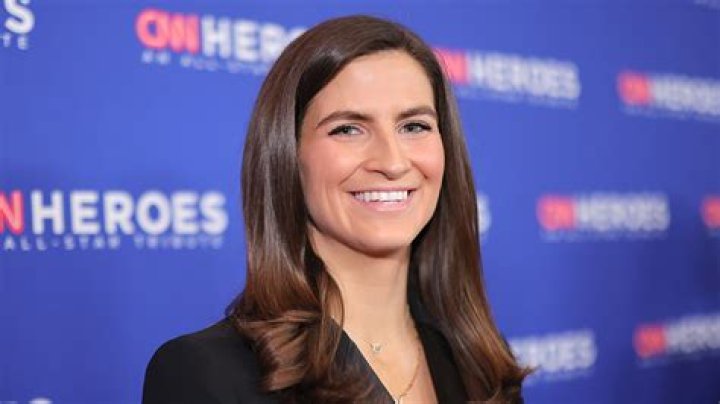 Kaitlan Collins Height: How Tall Is Kaitlan Collins and Weight?