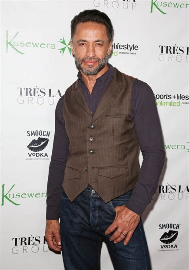 Kamar de los Reyes Dead at 56 ·