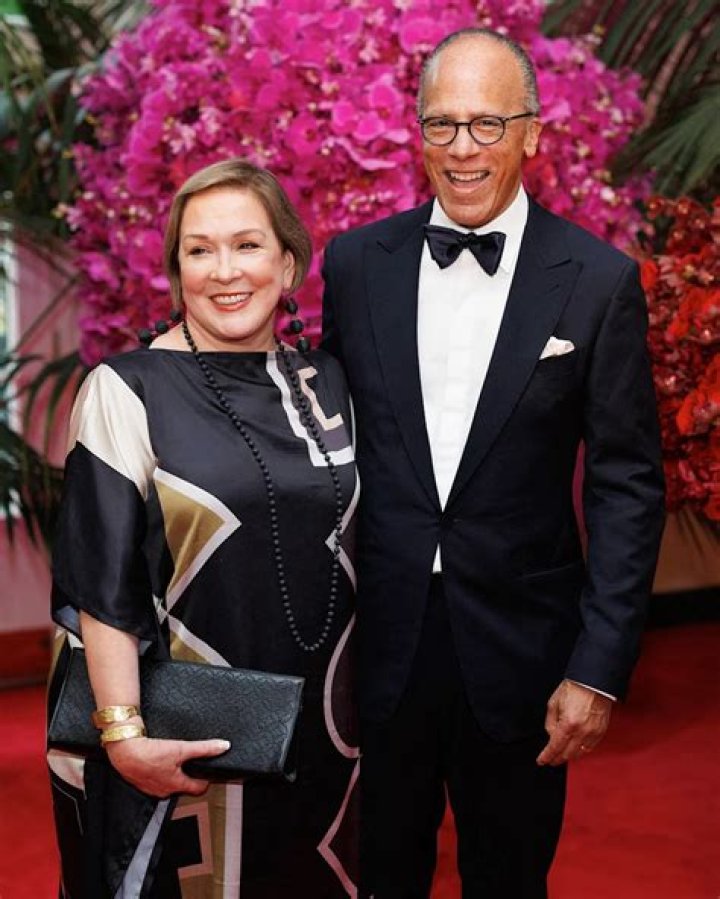 Lester Holt's Wife Carol Hagen Not Divorcing Husband Only For Their Children? Marriage Ending Soon? ·
