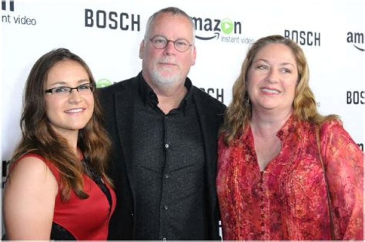 Linda McCaleb: Who is Michael Connellys wife?