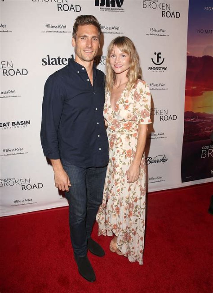 Lindsay Pulsipher Husband Logan Donovan Describes Himself As A Story Teller ·