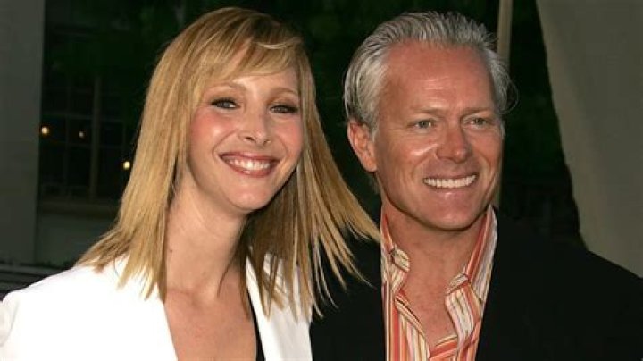 Lisa Kudrow & Husband Michel Stern Shares A Son, Julian Murray Stern! Also Know their Married Life ·