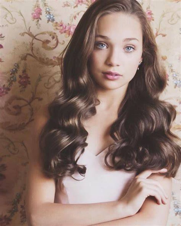 Mackenzie Ziegler Net Worth, Age, Height, Bio, Birthday, Wiki! ·