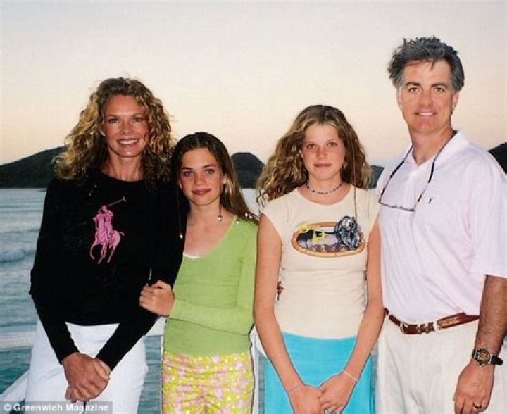 Mary Grace Hicks (Hope Hicks Sister) Wiki, Biography, Age, Height, Weight, Husband, Net Worth, Family ·