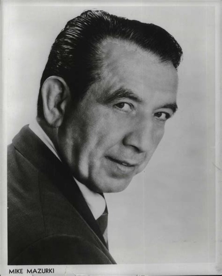 Mike Mazurki ·