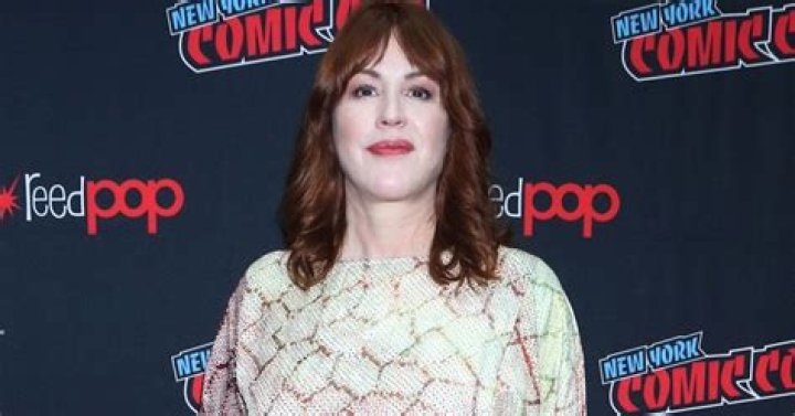 Molly Ringwald Net Worth - JadeVlog