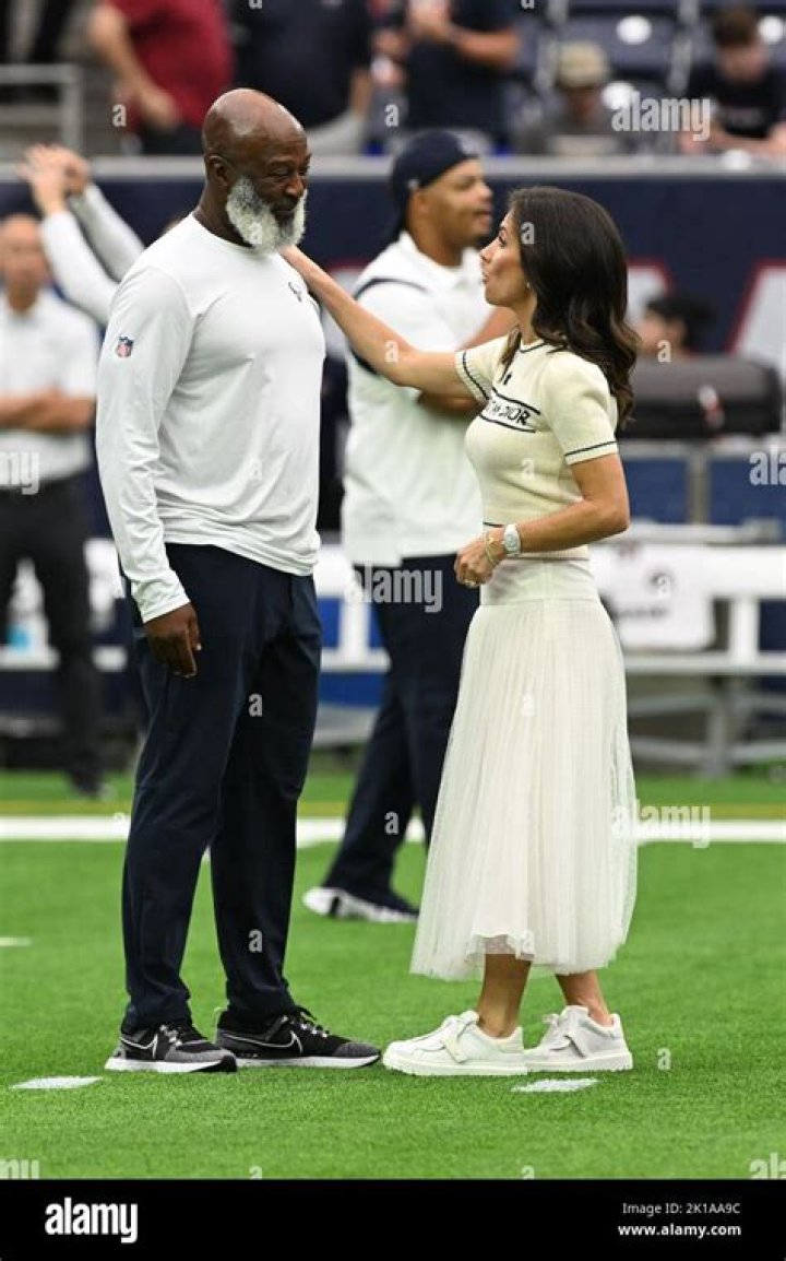 NFL Coach Lovie Smith Wife MaryAnne Smith Seems Younger Than Him- Know About Their Age Difference ·