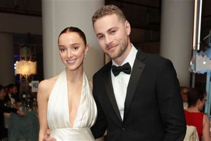 Phoebe Dynevor Height, Age, Net Worth, Boyfriend & Career ·