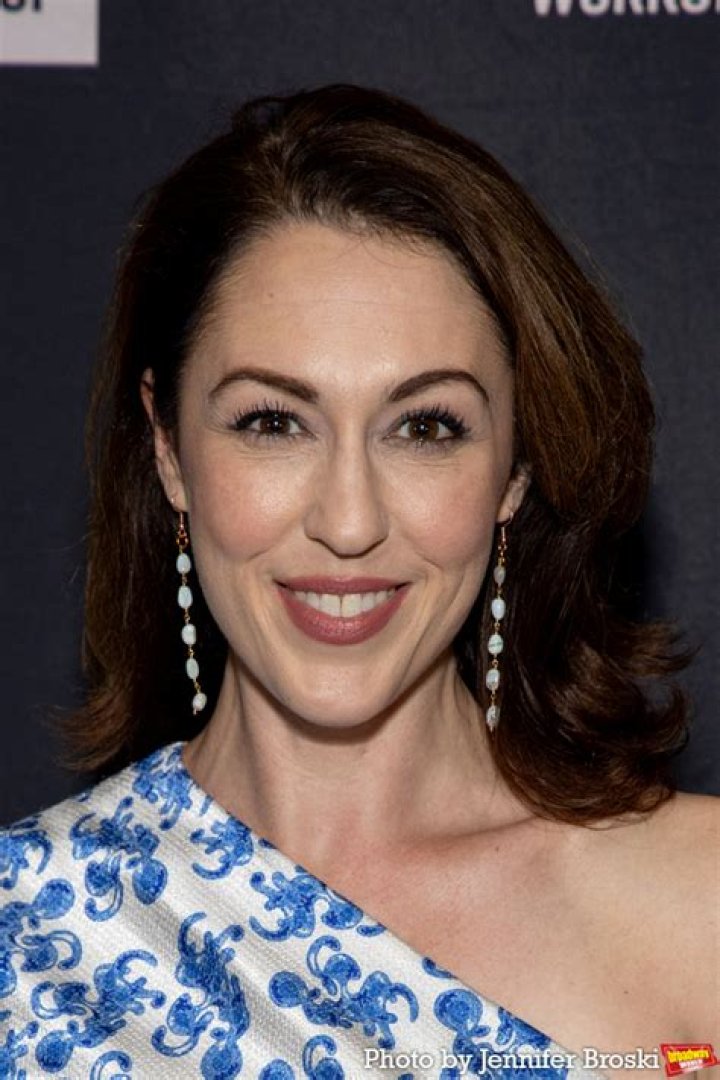 PicoVib | Kelley Curran Bio (Wiki)