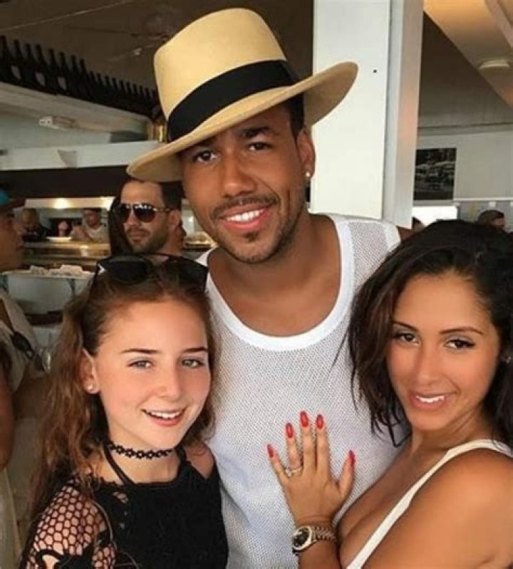 Samantha Medina, Romeo Santos Girlfriend/Wife, Son Alex Damian and More
