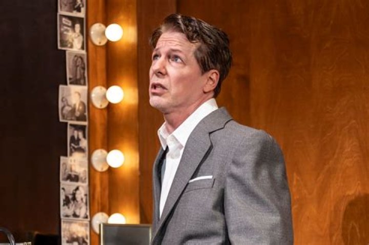 Sean Hayes - SnogBlogy