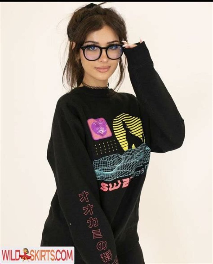 SSSniperwolf Scandal And Controversy | |