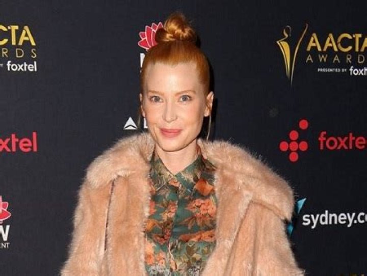 The Australian actress Emma Booth played Mother Gothel in Once Upon A Time. ·