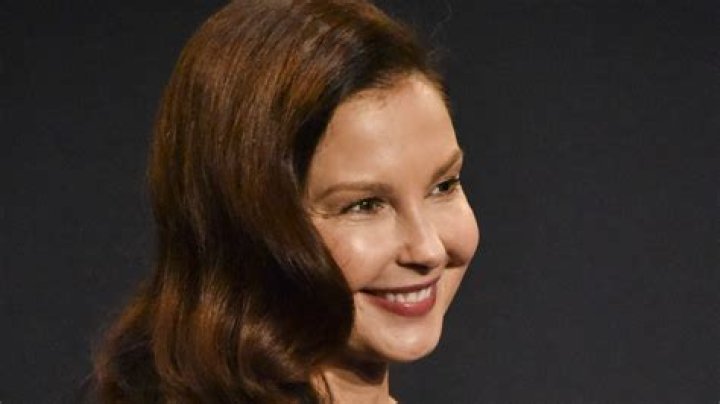 The Tragic Real-Life Story Of Ashley Judd ·