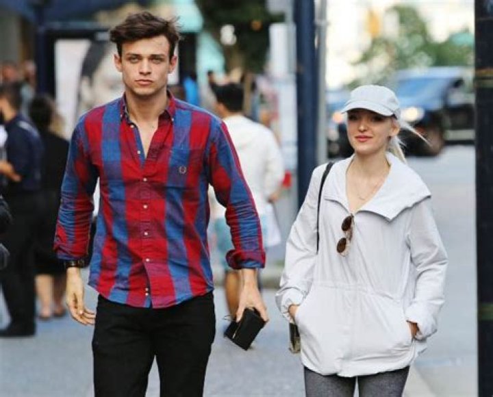 Thomas Doherty Height, Weight, Age, Girlfriend, Family, Facts, Biography ·